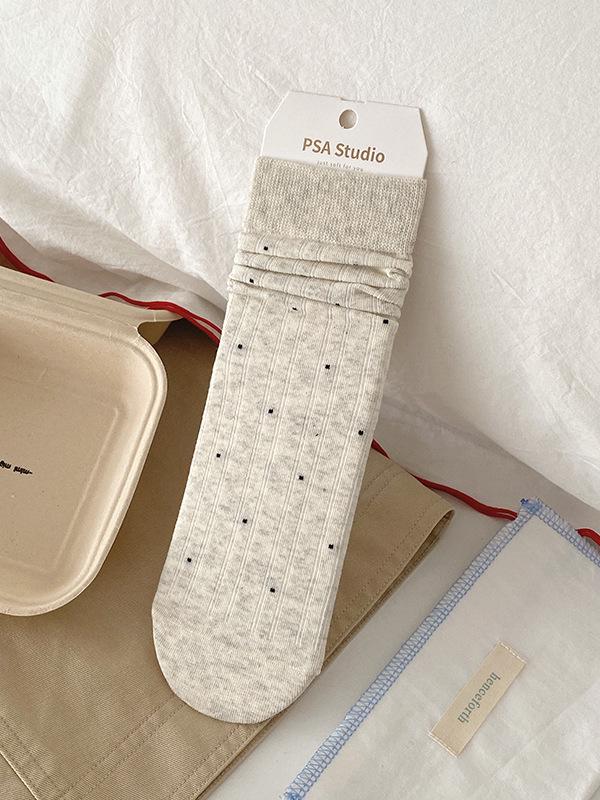 Chaussettes mi-mollet à pois pour femmes en coton côtelé - Style coréen automne/hiver, sans couture, confortables et polyvalentes.