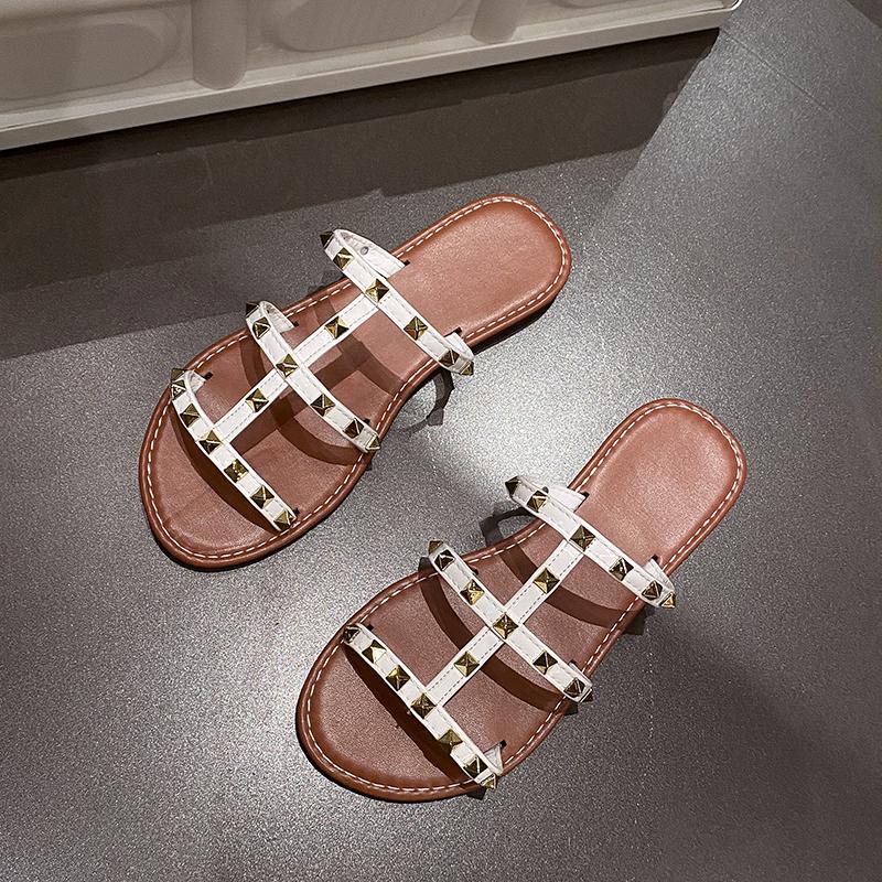 2025New Shoes For Women Designer Flat Slippers Summer Brand Rivet Shoes Gladiator Sandals Comfortable Casual Peep To
