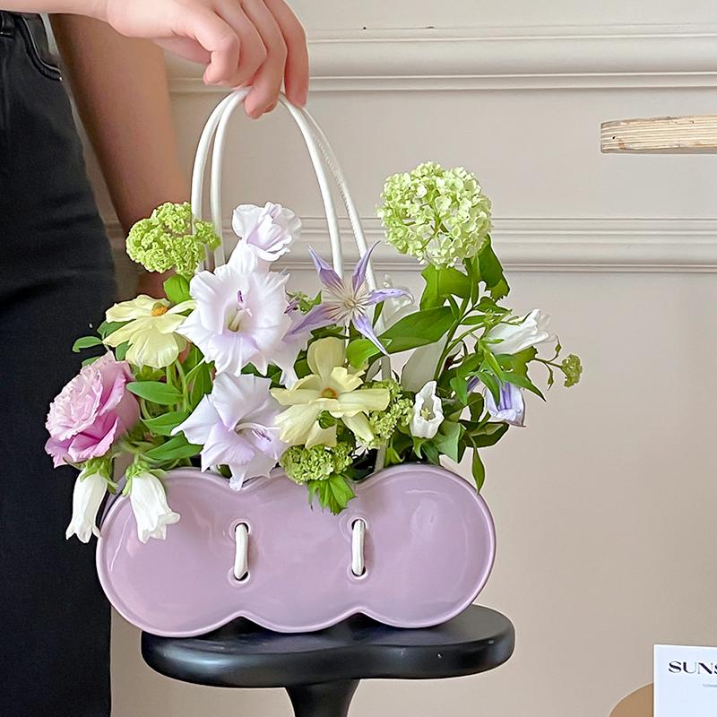 1Pc Bag Flower Basket Good-looking Flower Arranging Utensil Companion Gift Ceramic Vase French Style Handheld Vase Gift Wrap