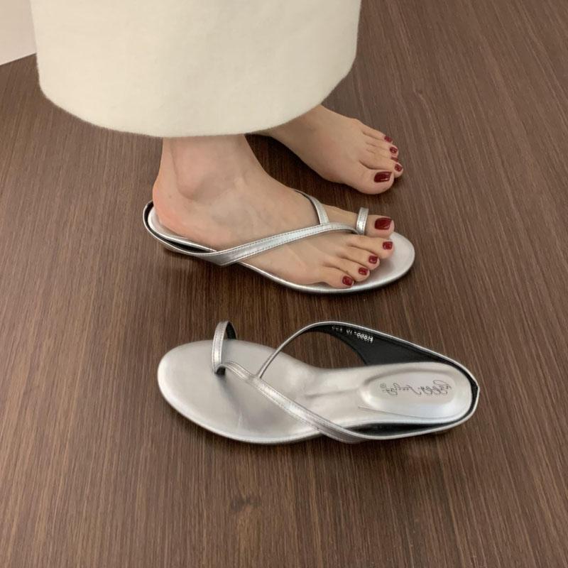 Fashion New In Summer Beach Ladies Low Heel Slippers Female Flip Flops Slides Sandals Fashion Women Heeled Slippers Shoes Pumps
