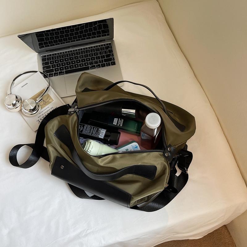 Large Capacity Outdoor Duffel Bag Travel Bag Commuter Hand Shoulder Bag