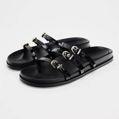 2025 New Summer Women Belt Buckle Flat Flat Casual Outdoor Sandals Beach Thick Bottom Leather Slippers Metal Buckle Slippers