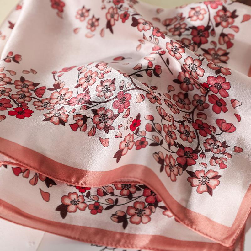 100% mulberry silk printed small square scarf women's spring and summer versatile silk scarf light and breathable high-grade sunscreen silk scarf