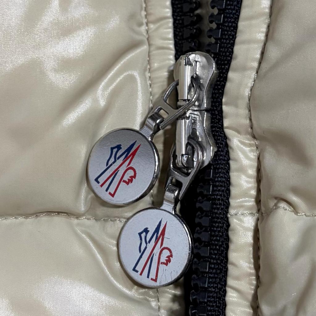 MONCLER 50 68950 Down Jacket Beige Women's Size S (0) Model 45308