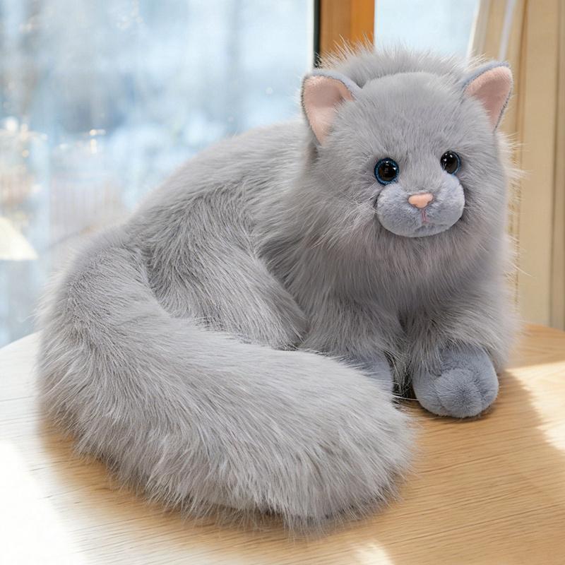 Kawaii pūkains, resns, slinks kaķis, plīša