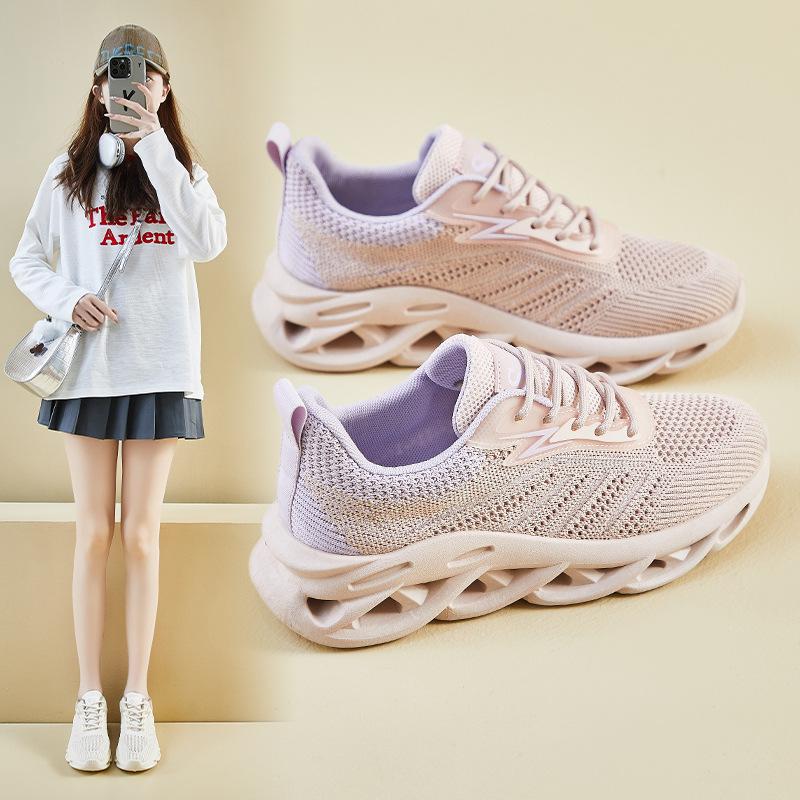 

Flying Shoes New Summer Student Sports Shoes Fitness Running Leisure Heightening and Breathable 40