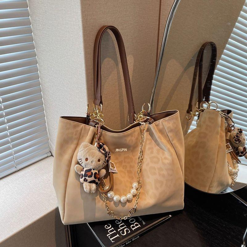 Women's bag autumn and winter new versatile commuter texture pearl chain large capacity casual shoulder tote bag