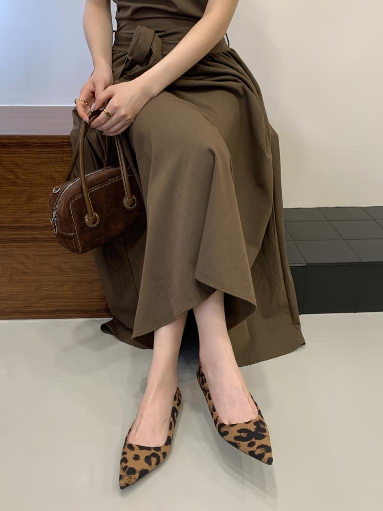 Temperament inner height increase pointed tip shallow mouth single shoes women's 2025 new spring and autumn French simple commuter ladyshoes