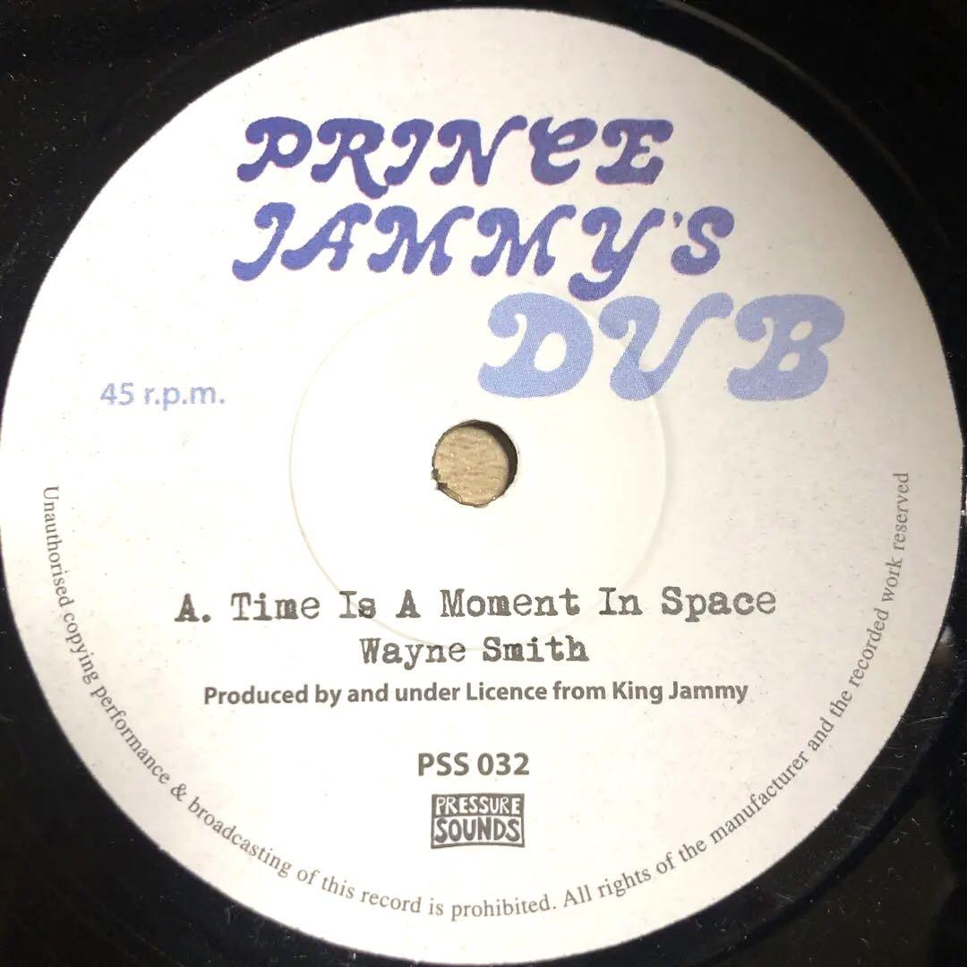 

[USED] Wayne Smith - Time Is A Moment In Space