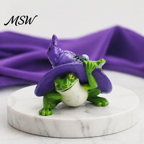 Halloween Wizard Frog Ornament Witch Ornaments, Resin Magic Figurine, Micro-landscape Miniature Unique Collectible Statue for Home Desktop Fish