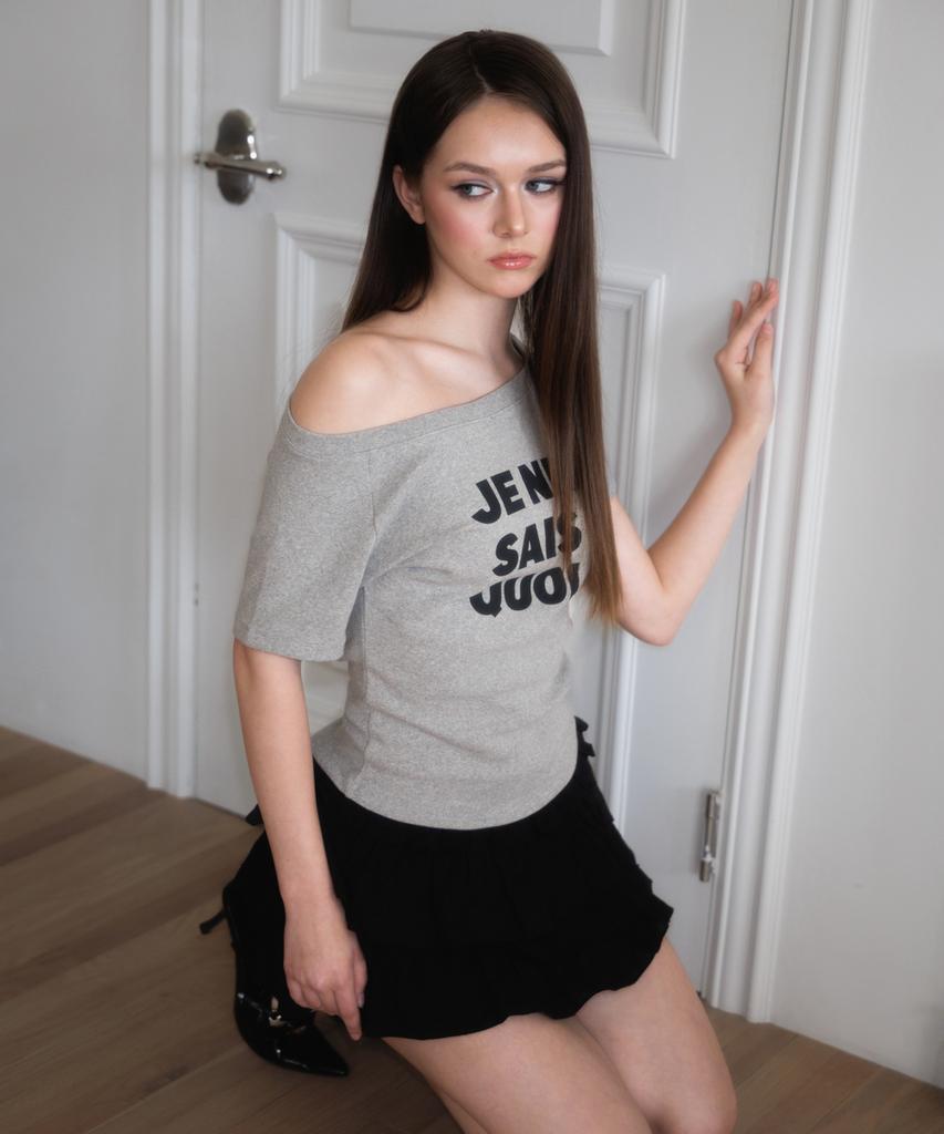 ROSEFRANTZ Minimal French Lettering T-Shirt [Gray]