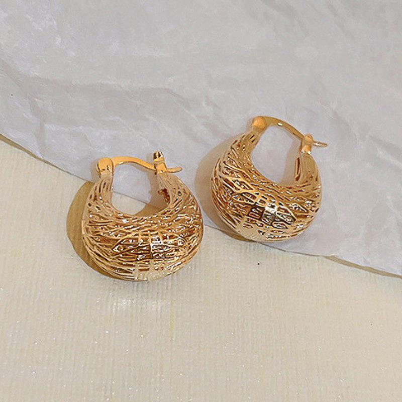 Huitan Metal Gold Color Hollow Out Hoop Earrings for Women New Modern Fashion Lady's Ear Accessories Daily Wear Chic Jewelry