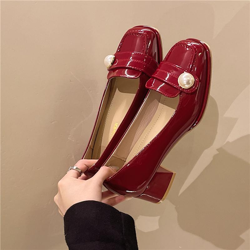 

Модная обувь из лакированной кожи из коровьей кожи для офиса, свадьбы, банкета, модная элегантная обувь на толстом низком каблуке 2025, женская обувь большого размера, новинка 35 вино красного
