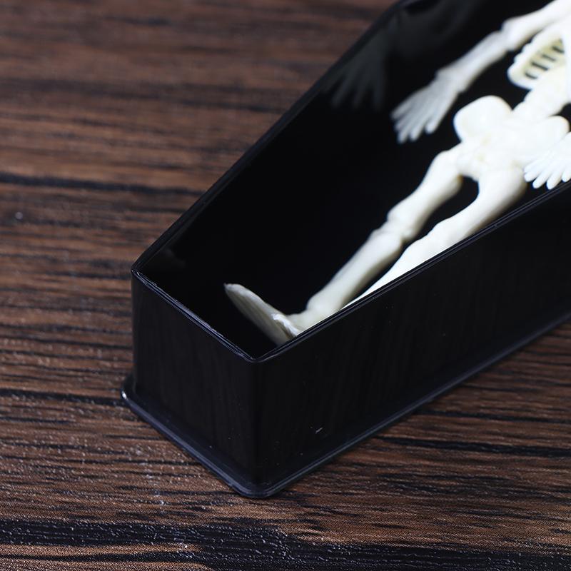 2/4Pcs Miniature Dollhouse Coffin Boxes Halloween Treat Coffin Boxes Coffin Prank Props Box Model Trickery Props Halloween Decor