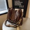 Vintage Large-Capacity Commuter Tote Bag, Fashionable Handbag, Textured Wide Shoulder Strap, Messenger Bag, Shoulder Bag.