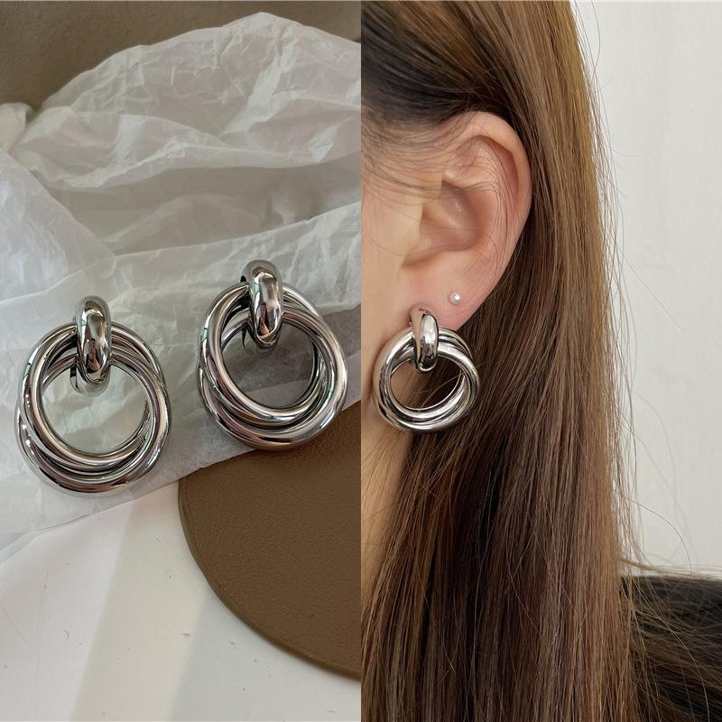 Cold and Stylish Exaggerated Metallic Texture Elegant Round Stud Earrings for The Ears
