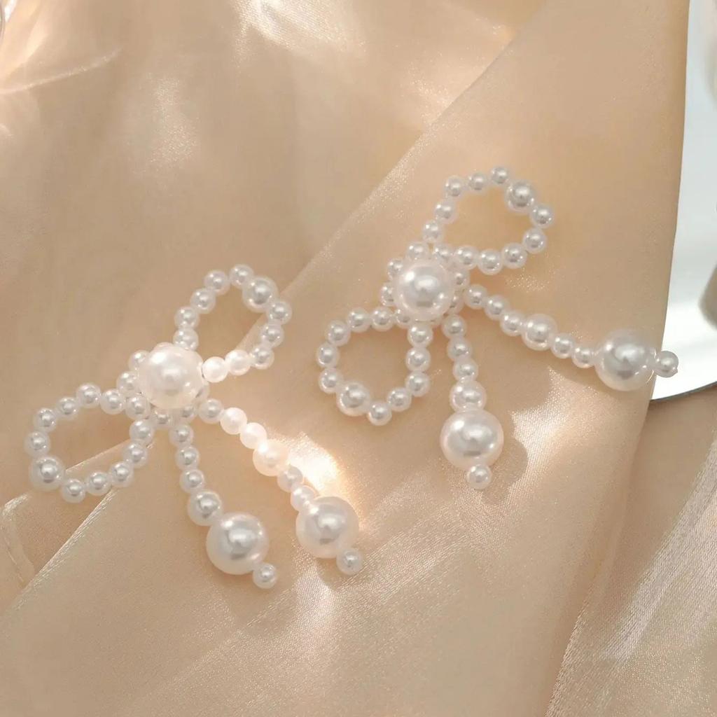Fashionable Imitation Pearls Ear Clips Exquisite Pearls Beaded Bowknot Dangle Ear Studs for Daily Wear Dates Parties