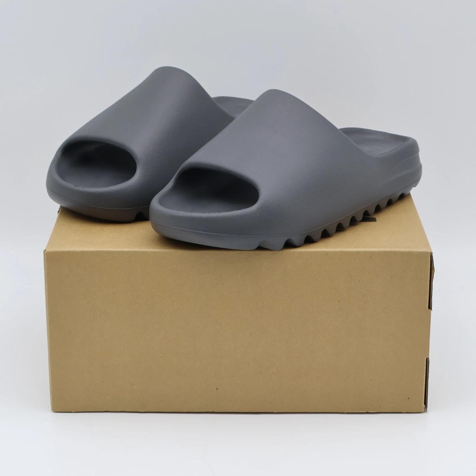 

ID4132 adidas Yeezy Slide Granite (Men s) US 8
