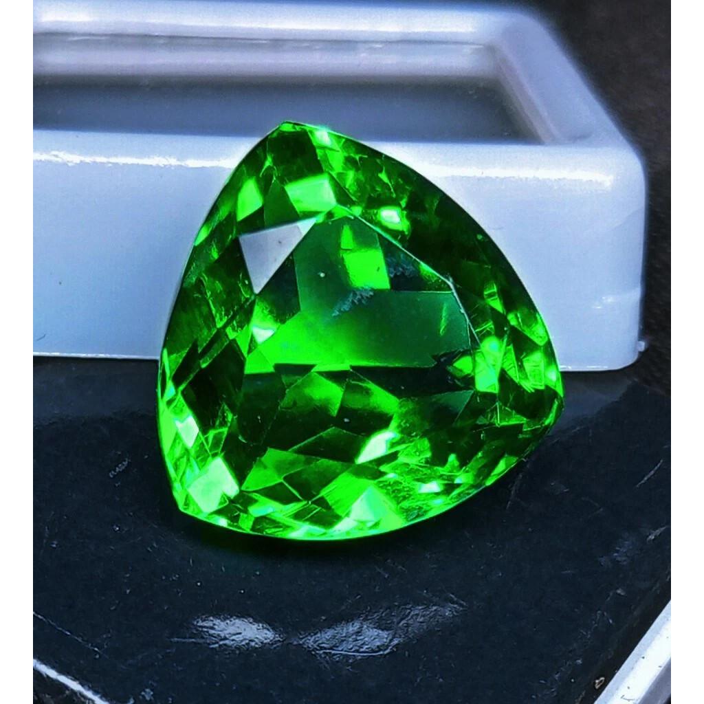 Stunning Tsavorite Garnet Green Natural Trillion Cut 12.85 Ct Gemstone