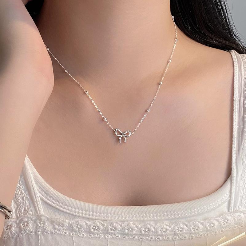 Versatile Bow Necklace for Women, Minimalist and Niche, High-end Design, Fresh Collarbone Chain