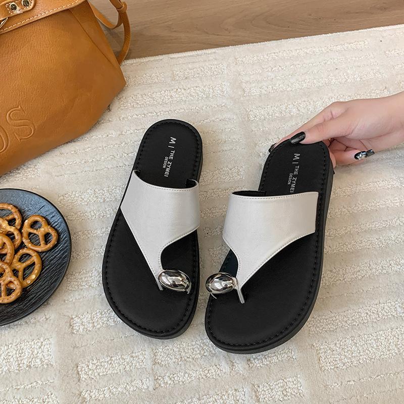 Thick-soled one-word set of toe slippers for women to wear in the summer of 2025, new models with skirts, flip-flops, Roman niche sandals