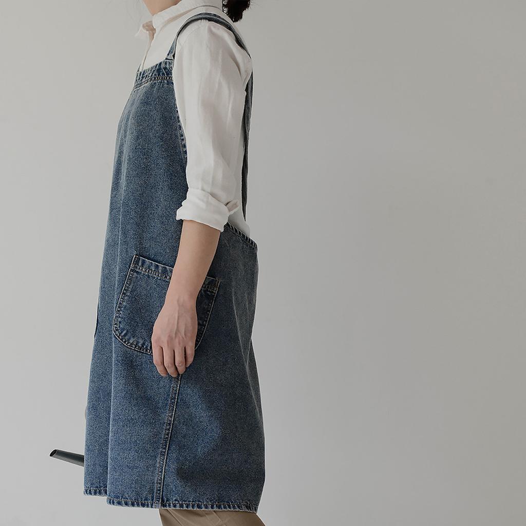 Versatile Denim Apron for Home Chefs Easy Care and Breathable Fabric Cotton Denim Apron for Cooking and Cleaning