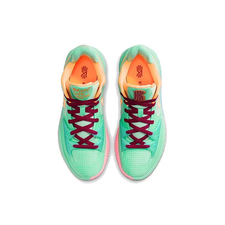 Nike Kyrie Low 4 EP 'Keep Sue Fresh' (Unisex) Scarpe da Basket Verde Luminoso / Prugna Rossa / Oro Metallizzato / Arancio Atomico CZ0105 300