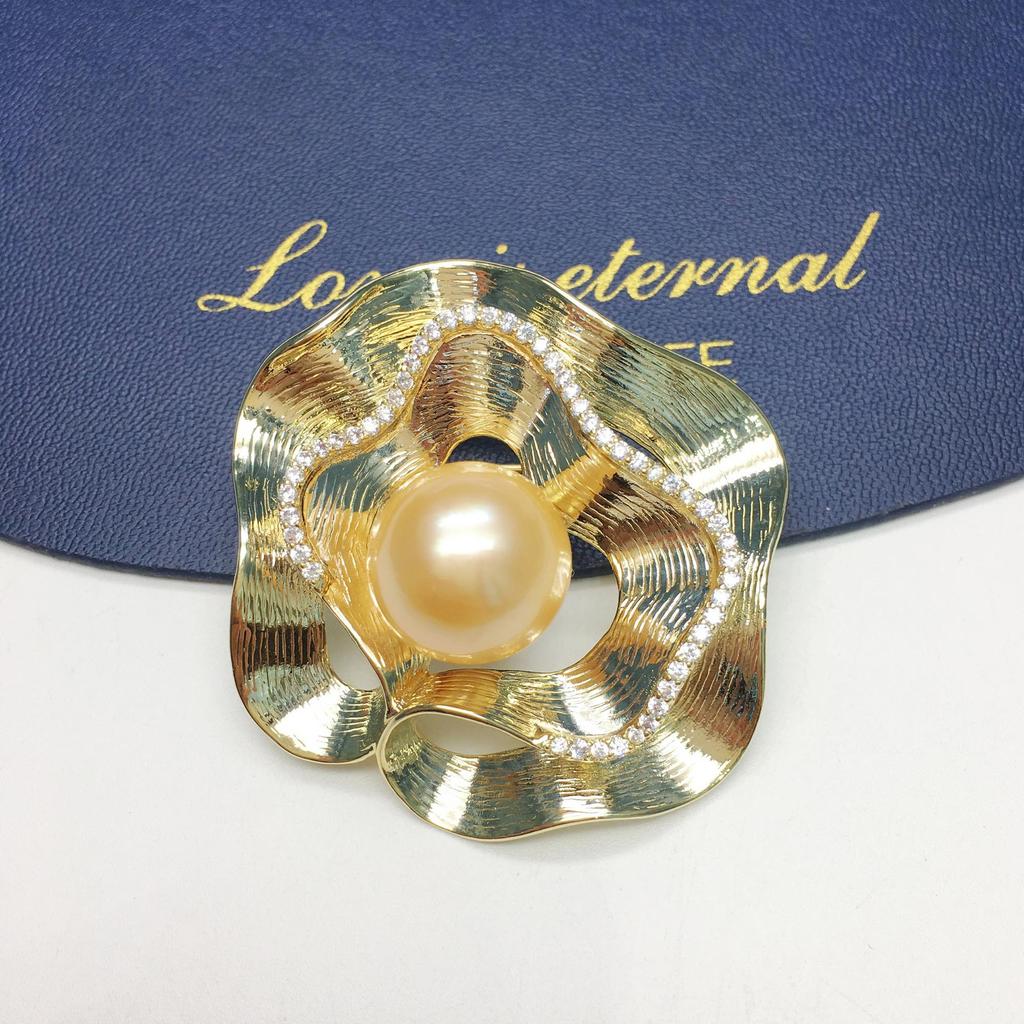 Fashionista BI Prepare exquisite and luxurious large freshwater pearl brooches and pins for autumn and winter sweaters, coats, and accessories