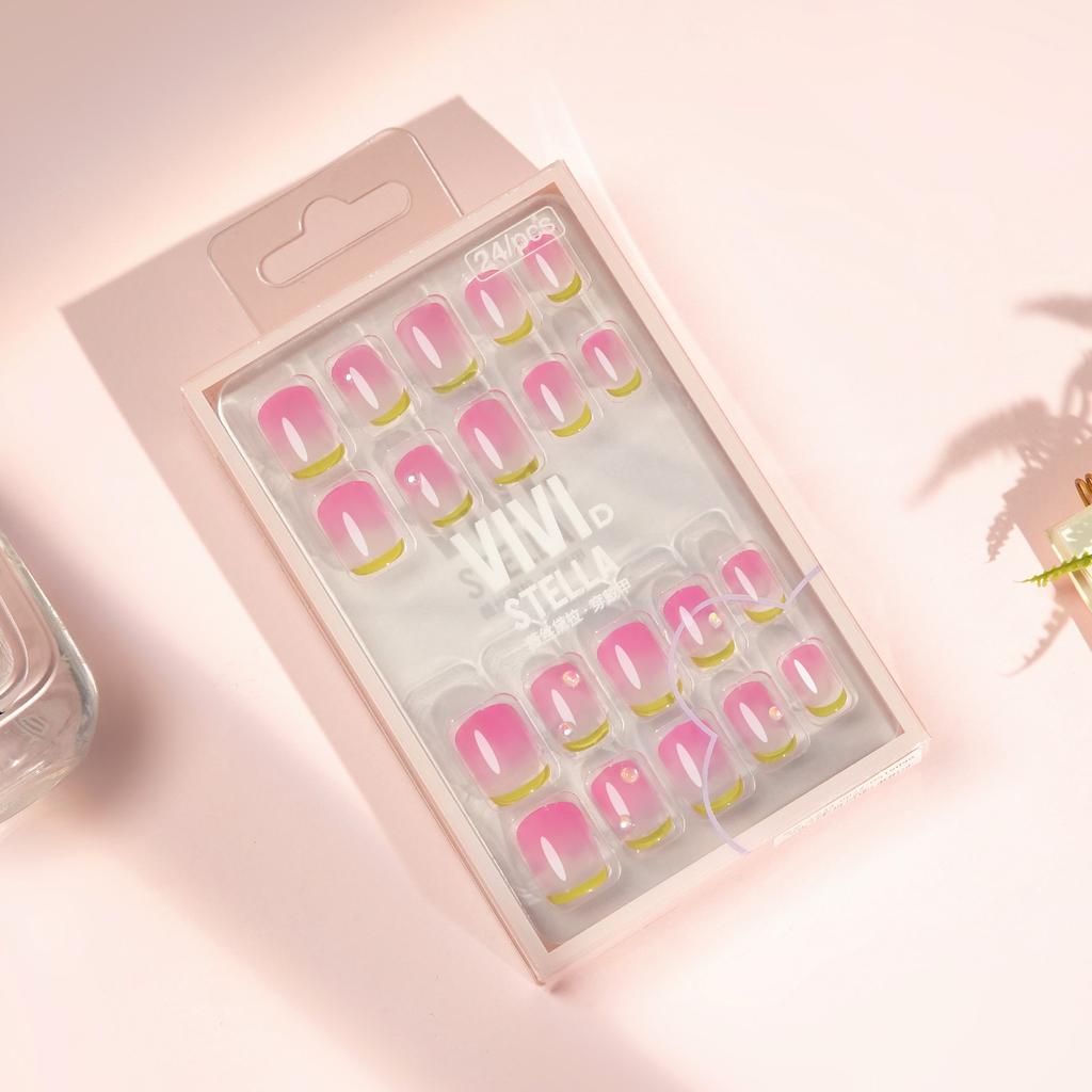 24 Finished Nail Pieces Wear Nail Pieces High-end Summer Fake Nails French Smudge Short Ladder Short Square