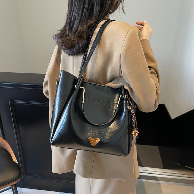 New Large-capacity Tote Bag Women's Fashion Simple Retro Trend Versatile Shoulder Messenger Women's Bag