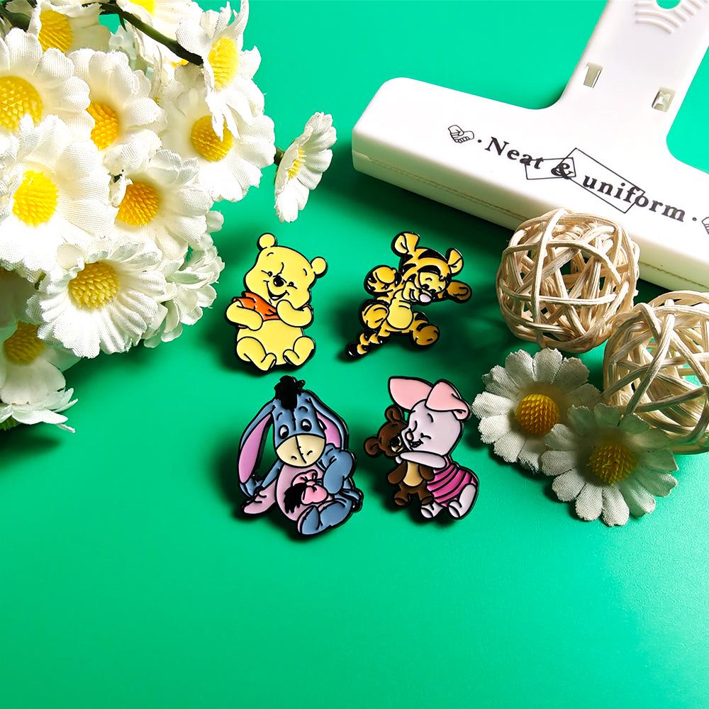 Spilla creativa di Winnie the Pooh: Spilla in lega del simpatico Tigro e Pimpi