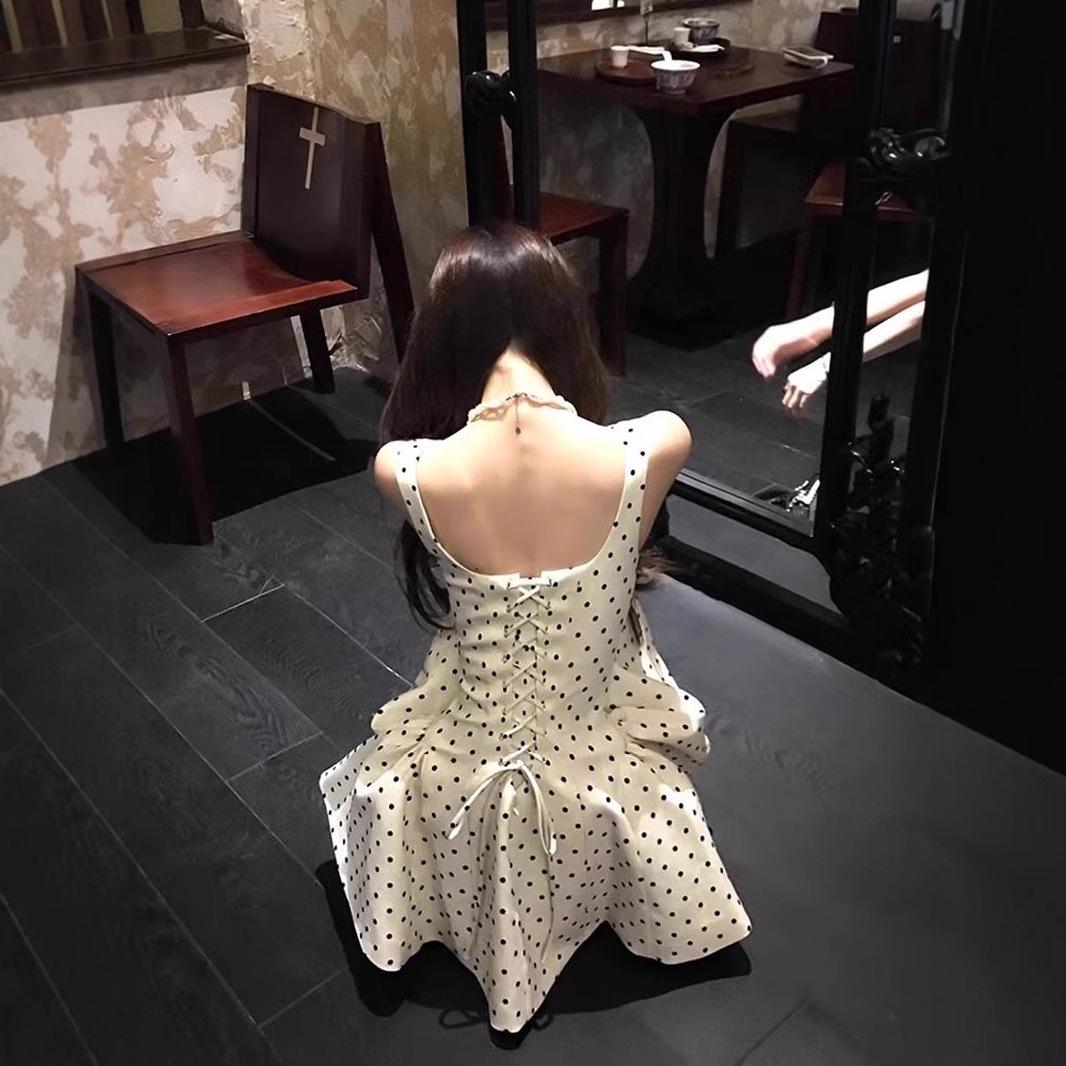

French Polka Dot Spaghetti Strap Backless A-Line Dress: Women s Summer Slim Fit Waist-Cinching Short Skirt M [Premium Version]
