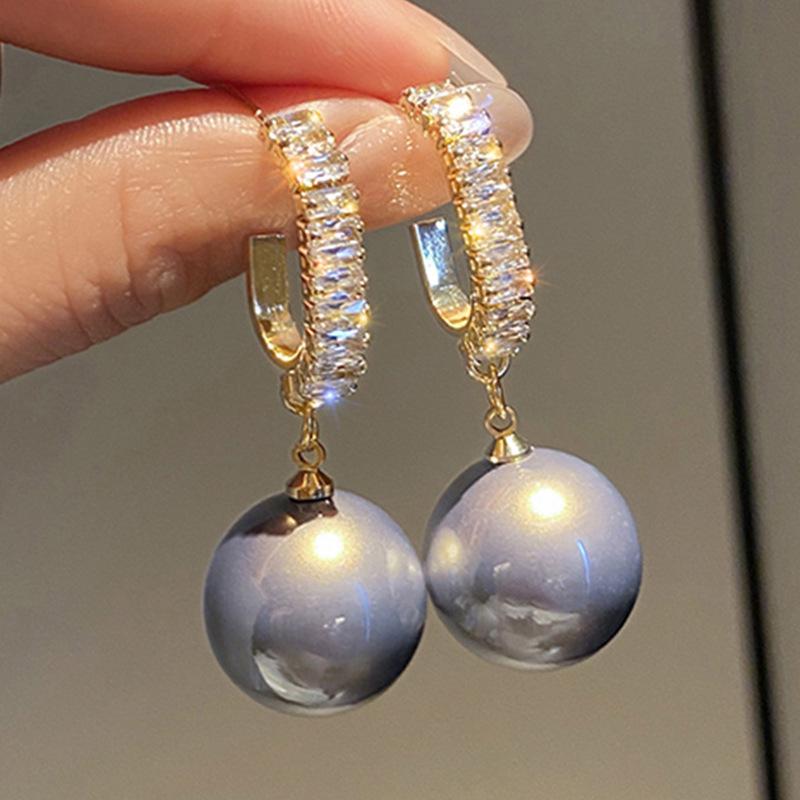 

Trendy Imitation Pearl & Diamond Pendant Earrings for Women серый