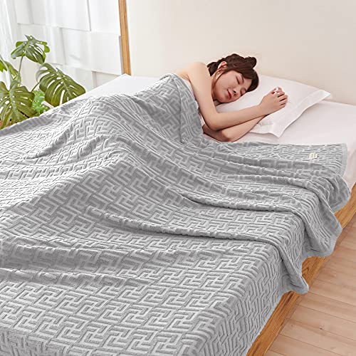 AYO Single Towel Blanket, 100% Cotton, Stylish Air Blanket, Quilted Blanket, Quick-Drying, Antibacterial, Lightweight, Soft to the Touch, Pill-Free, A