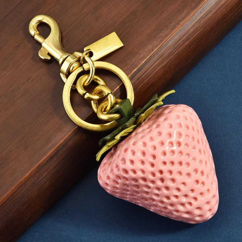 Simulation Strawberry Bag Pendant Cute Car Keychain Bag Accessories Strawberry Fruit Pendant Holiday Gift