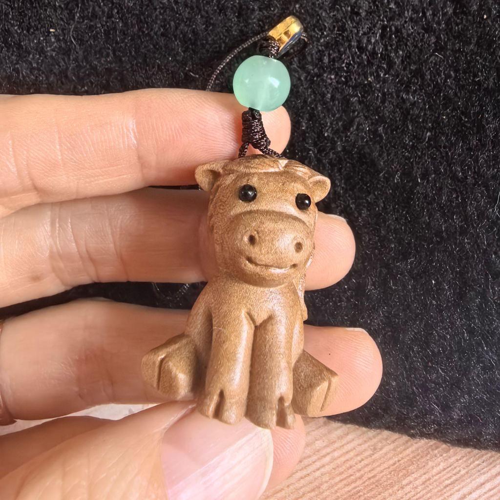 Peach Wood Zodiac Animals Keychain: Modern Chinese Style Cute Cartoon Pendant Gift