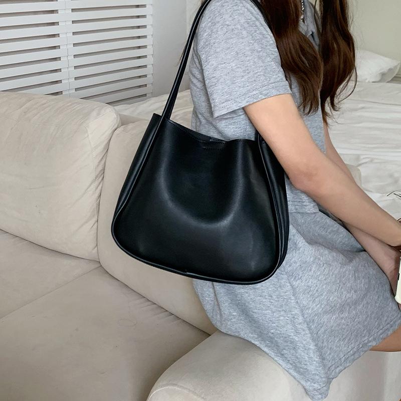 New Trendy Korean Versatile Shoulder Bag Large Capacity Women's Bag Underarm Bag Summer Niche Tote Bag