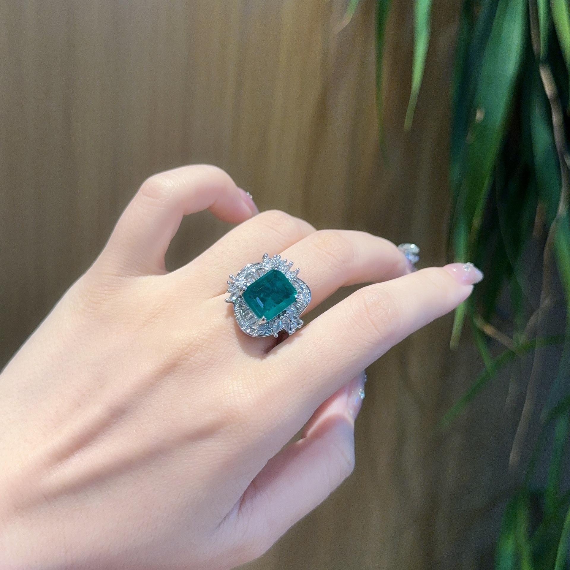 

Камелия Имитация Ювелирных Изделий Роскошное Тяжелое Производство Имитация Изумрудного Кольца Позолоченное Геометрическое Кольцо-Сокровище Полное Бриллиантов Opening adjustable