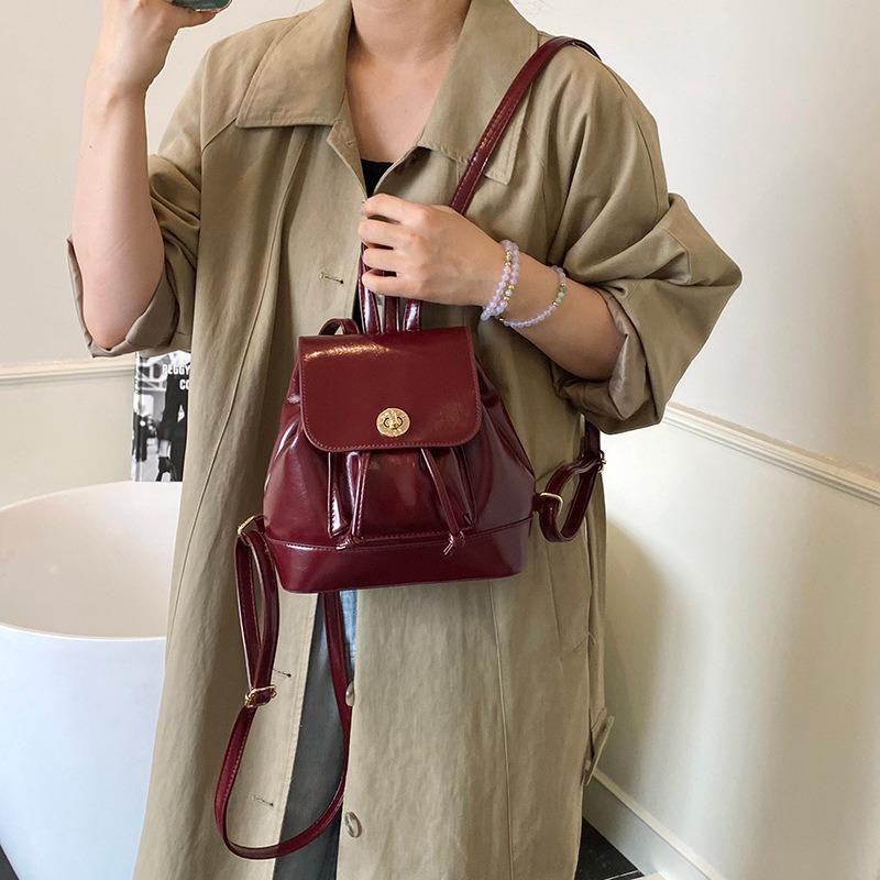 Simple and Fashionable Commuter Small Backpack Women's Autumn and Winter New Hand Carrying Bucket Bag Texture Backpack Bag