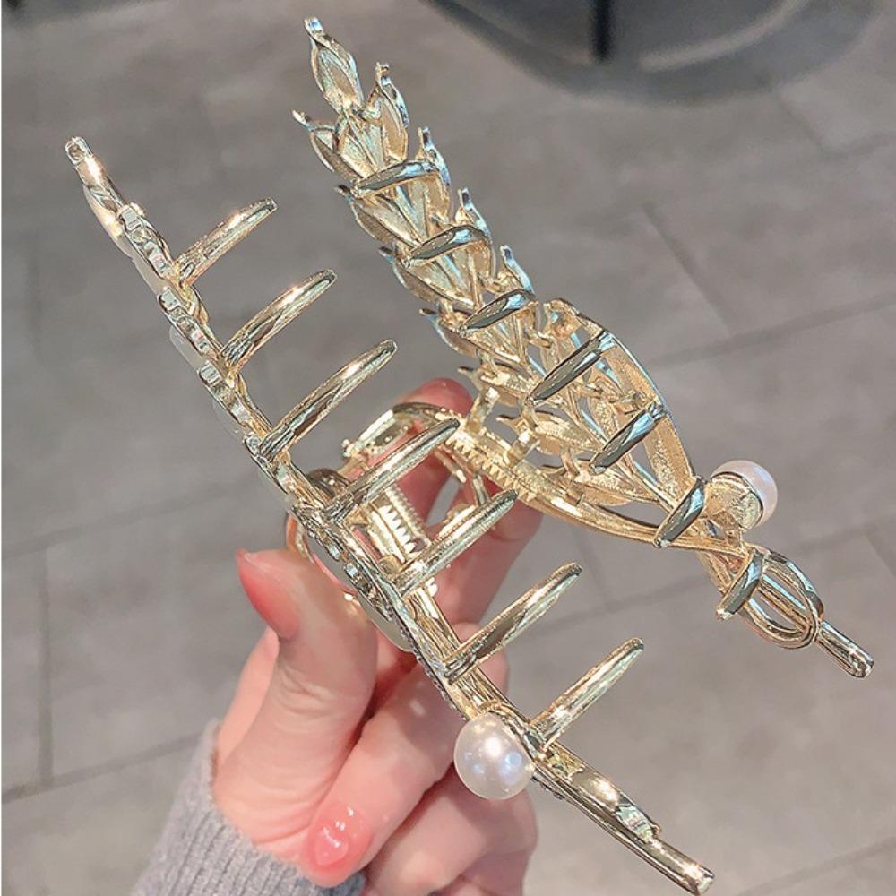 with Pearls Wheat Ear Hair Grab Headdress Luxury Hair Claw Elegance Shark Clip  Back of The Head