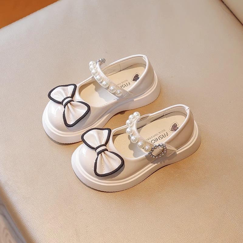 

Маленькие кожаные туфли из лакированной кожи для девочек в британском стиле, новые весенние и осенние лоферы с бантом, детские одиночные туфли жемчужно-черного цвета. 36 белый