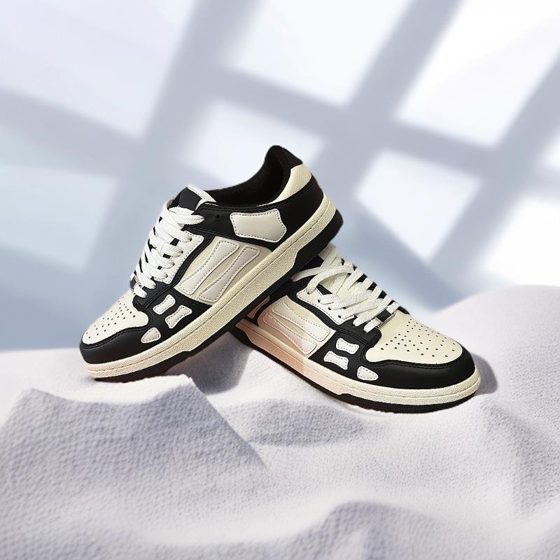 Retro Chic: 2025 Autumn/Winter Leather Low-Top Dirty  Shoes for  Couples