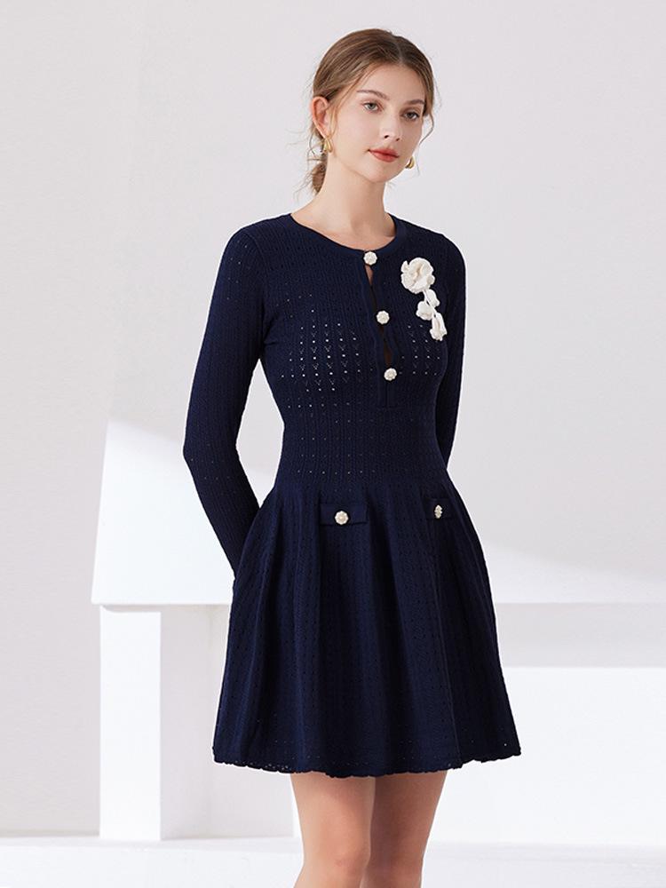 2025 Autumn Floral Bell Sleeve Slim Mid-Length Dress