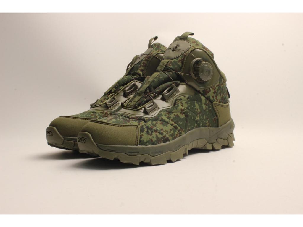 ESDY Quick Reaction Lightweight Tactical Hiking Boots with Automatic Knob Lacing.