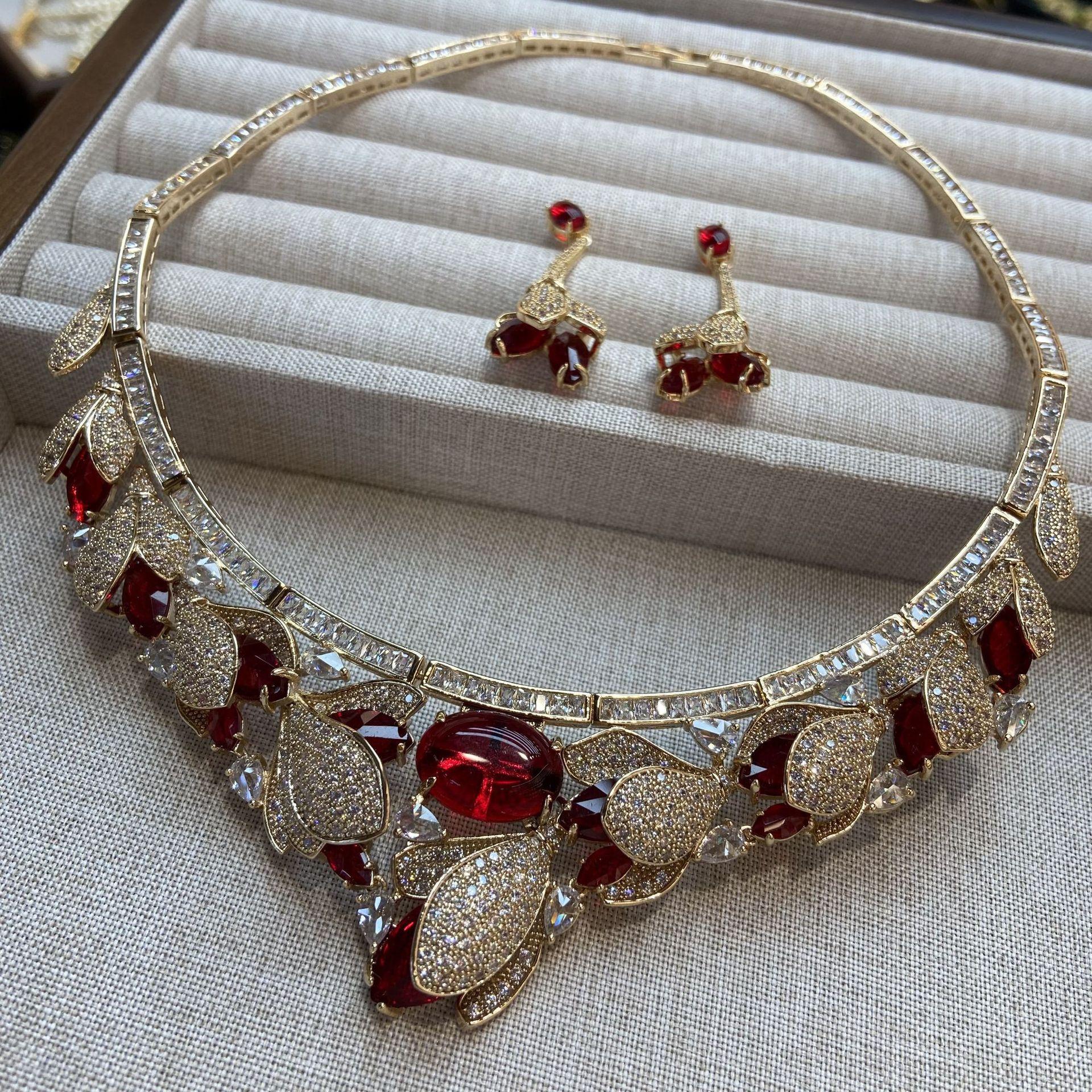 

Light Luxury Fashion Water Drop-Shaped Three-Dimensional Mosaic Earrings Necklace Set With Zircon Earrings Trendy Jewelry