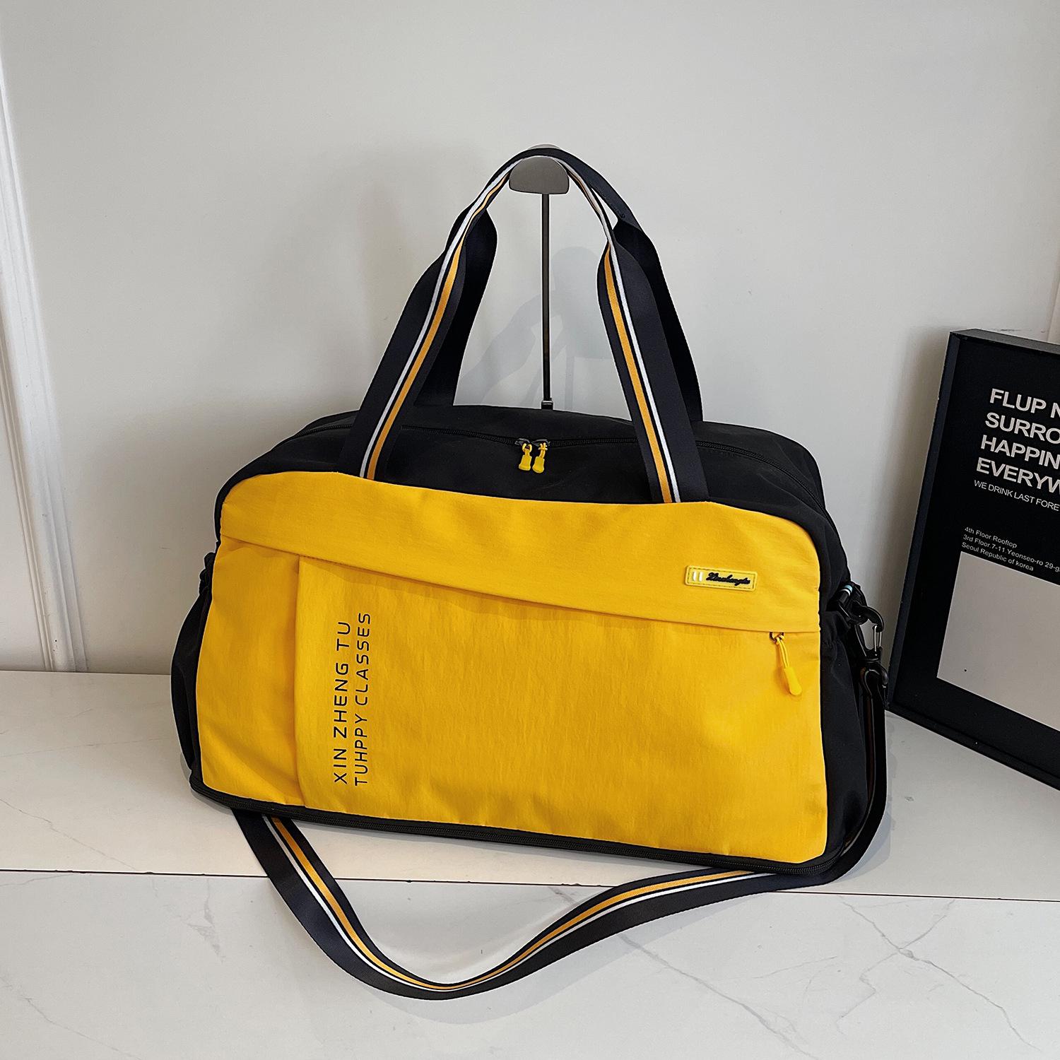 

Unisex Large Capacity Travel Bag - Portable Crossbody for Business Trips & Fitness жовтий