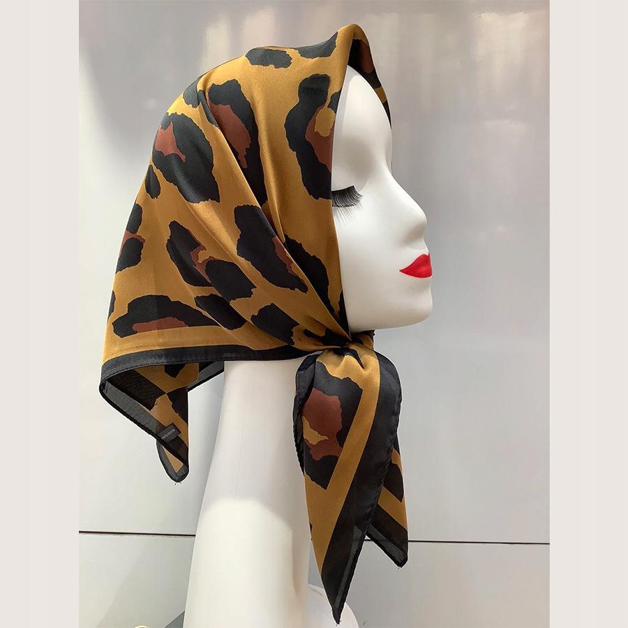 Scarf Women' printed scarf Silk scarf Gift scarf 70x70cm