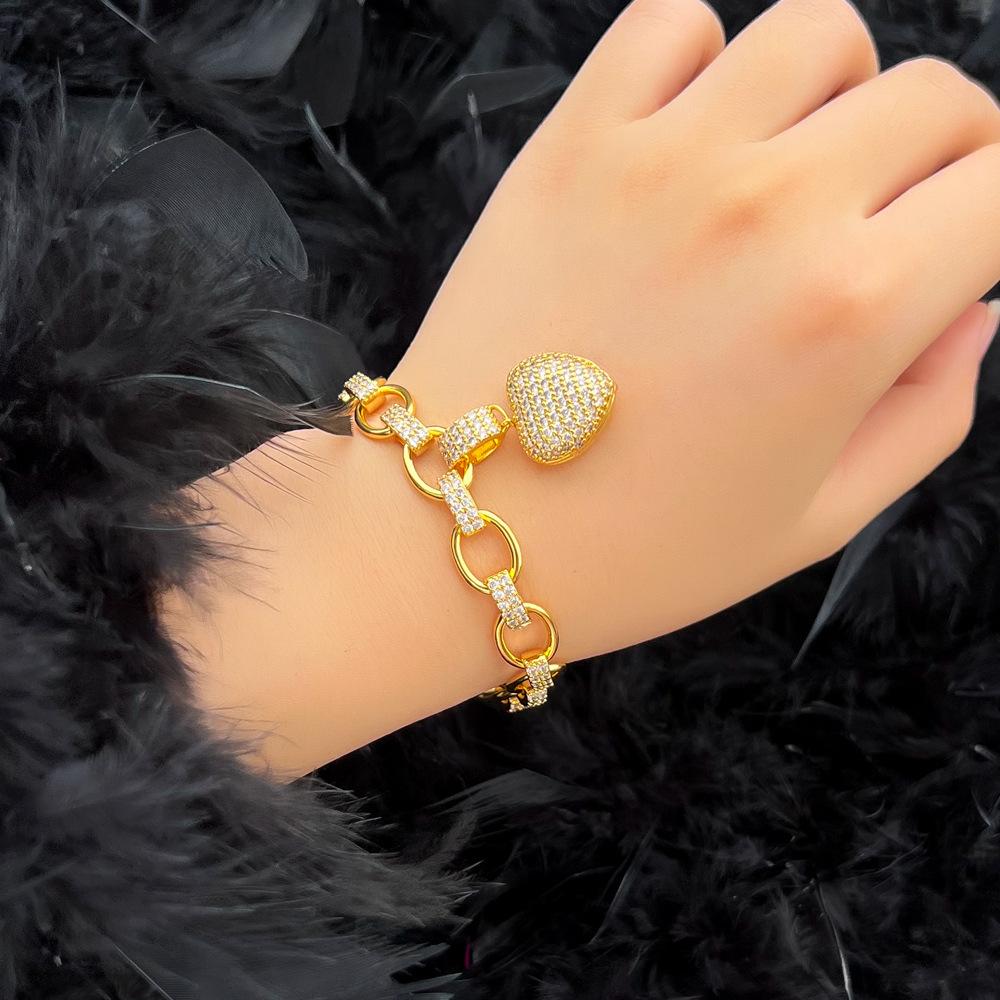 Tide Brand Liebesanhänger Armband Voll Zirkon-Plattiert 18K Gold Herzförmiger Schmuck Zubehör