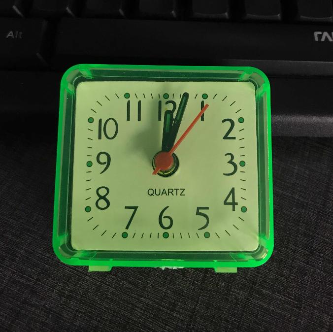 

Creative Silent Alarm Clock Night Light Bedroom Bedside Office Small Alarm Clock Need Battery Loud Twin Bell Quartz