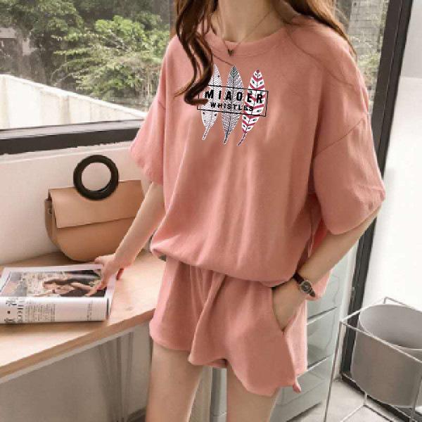 

Модный женский летний комплект из двух предметов: Топ с короткими рукавами и шорты в гонконгском стиле для расслабленного спортивного отдыха 4XL розовый